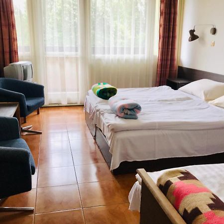 Hotel Lelle Balatonlelle Eksteriør bilde