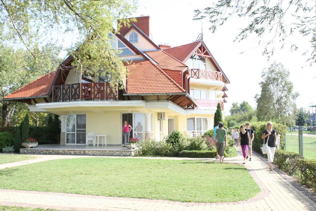 Hotel Lelle Balatonlelle Eksteriør bilde