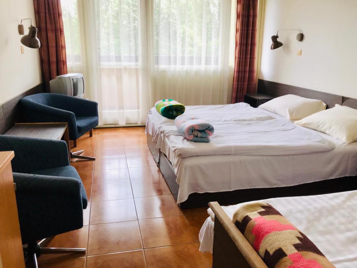 Hotel Lelle Balatonlelle Eksteriør bilde